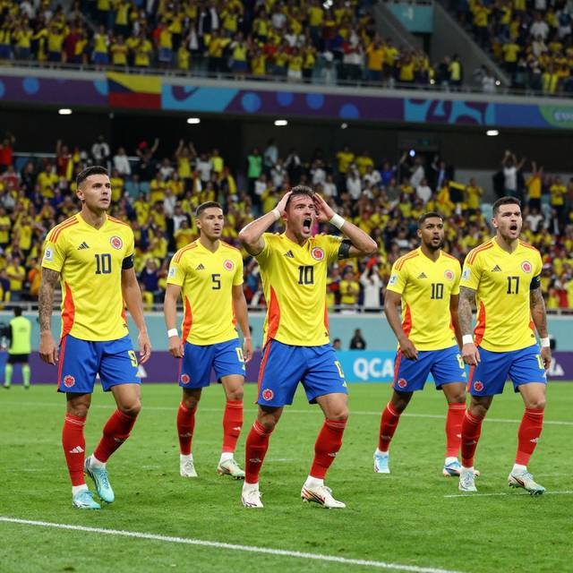 Thụy Sĩ gây sốc, loại Colombia trên chấm luân lưu kịch tính